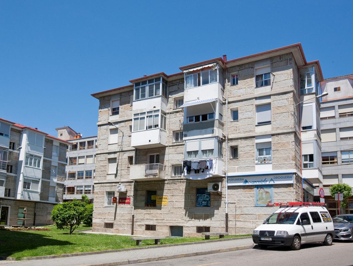 Barrios Serra de San Mamede, Cruceiro Quebrado e A Inmaculada (Ourense)